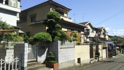 土地６３坪♪全室６畳以上♪向かいに家がない為、解放感がおすすめです♪