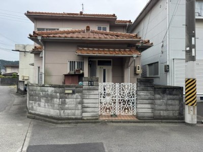 京都市伏見区・南区・東山区・下京区・右京区を中心とする不動産売買のセンチュリー21ハウスマーケット｜スタッフのオススメ物件や、オープンハウス・現地説明会など最新情報をお届け ●4LDK●都市ガス、本下水●カースペース有1台●収益物件にもおすすめ