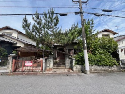 ☆広々65坪の敷地☆
☆建て替え用地にもピッタリ☆
☆建築条件なし土地☆