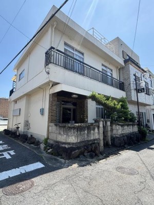 ●最寄り駅から徒歩5分
●建築条件無し土地
●更地渡し
