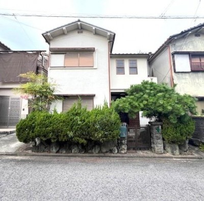 ☆収益物件にピッタリ
☆閑静な住宅街で、前面道路も約6.7ｍあり
☆6部屋あるので色々な用途に使えます。