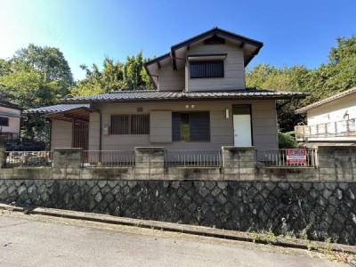 京都市伏見区・南区・東山区・下京区・右京区を中心とする不動産売買のセンチュリー21ハウスマーケット｜スタッフのオススメ物件や、オープンハウス・現地説明会など最新情報をお届け ●5SLDK♪●車庫2台分有り♪●土地広々約80.7坪♪●庭付き物件♪●ときわ台駅まで徒歩約6分♪●閑静な住宅街♪●子育てにもおすすめ♪
