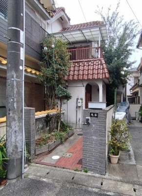 京都市伏見区・南区・東山区・下京区・右京区を中心とする不動産売買のセンチュリー21ハウスマーケット｜スタッフのオススメ物件や、オープンハウス・現地説明会など最新情報をお届け ●リフォーム物件にもおススメ
●南西側月極駐車場の為日当たり良好
●住所：忠岡町高月北2丁目18-32
●上下水、都市ガス
