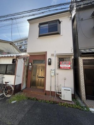 ●大阪市都島区大東町一丁目7-25●駅まで約180メートルです。●2025,11月リフォーム済み