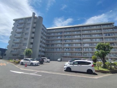 京都市伏見区・南区・東山区・下京区・右京区を中心とする不動産売買のセンチュリー21ハウスマーケット｜スタッフのオススメ物件や、オープンハウス・現地説明会など最新情報をお届け ●2025年12月末リフォーム完了
●エレベーター3基あり
●東向きバルコニーの為日当たり良好
●住所：堺市北区金岡町１８２０

