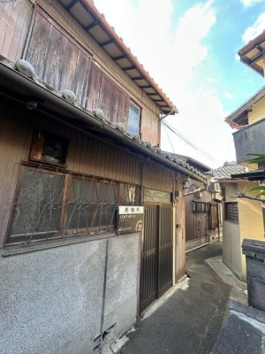 京都市伏見区・南区・東山区・下京区・右京区を中心とする不動産売買のセンチュリー21ハウスマーケット｜スタッフのオススメ物件や、オープンハウス・現地説明会など最新情報をお届け ●収益物件にもオススメ●3DK●国分小学校まで徒歩約3分●国分中学校まで徒歩約3分●近鉄大阪線河内国分駅まで徒歩約9分