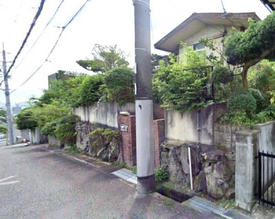 ●解体更地渡し（工事年内予定）
●広々74坪
●建築条件なし土地