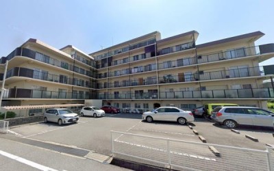 京都市伏見区・南区・東山区・下京区・右京区を中心とする不動産売買のセンチュリー21ハウスマーケット｜スタッフのオススメ物件や、オープンハウス・現地説明会など最新情報をお届け ●3LDK●ファミリー向け●香里小学校まで約400m●第二中学校まで約400m●南西向きバルコニー