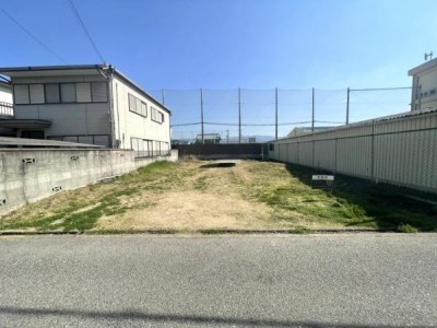 ★駐車場＆物置用地に最適
★石才駅まで、徒歩７分
★貝塚市立中央小学校、徒歩１分