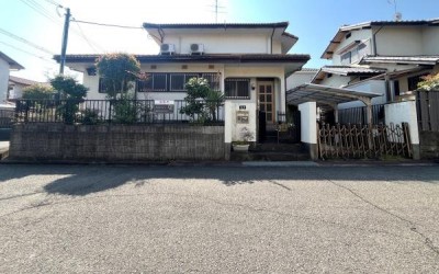 ☆閑静な住宅街で親御様も安心の街並み
☆幹線道路、高速道路にも近く通勤も便利です
☆お庭で菜園も可能です
