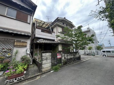 京都市伏見区・南区・東山区・下京区・右京区を中心とする不動産売買のセンチュリー21ハウスマーケット｜スタッフのオススメ物件や、オープンハウス・現地説明会など最新情報をお届け ●5DK●都市ガス●収益物件にオススメ●羽曳野市河原城784-14●前面道路に本下水本管埋設有り(本物件への引込はありません)