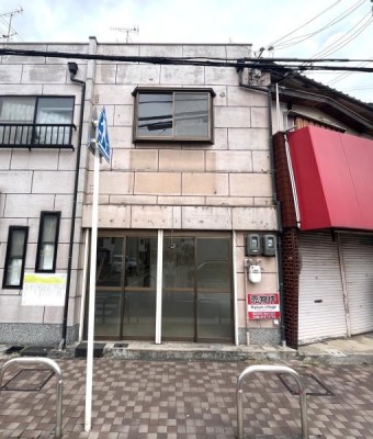 ☆店舗や倉庫代わりに使用可能
☆2Fが居住スペースになっております
☆南海高野線萩原天神駅まで徒歩約5分
