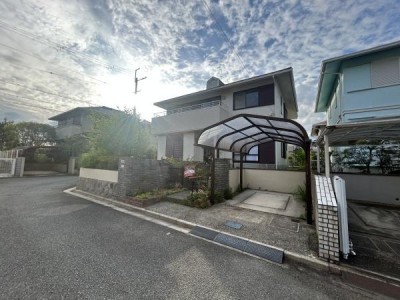 京都市伏見区・南区・東山区・下京区・右京区を中心とする不動産売買のセンチュリー21ハウスマーケット｜スタッフのオススメ物件や、オープンハウス・現地説明会など最新情報をお届け ●角地●都市ガス本下水●2026年5月リフォーム済み(詳細は備考)●駐車場1台有り