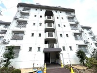 京都市伏見区・南区・東山区・下京区・右京区を中心とする不動産売買のセンチュリー21ハウスマーケット｜スタッフのオススメ物件や、オープンハウス・現地説明会など最新情報をお届け ●89,64平米 4LDK
●スーパー・コンビニ徒歩圏内
●南向き、景観・日当たり良好
●各所リフォーム済

