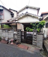 京都市伏見区・南区・東山区・下京区・右京区を中心とする不動産売買のセンチュリー21ハウスマーケット｜スタッフのオススメ物件や、オープンハウス・現地説明会など最新情報をお届け ●春木駅徒歩４分
●リフォーム物件にもおススメ
●住所：岸和田市春木旭町23-18
※２階部分は未登記です（登記上は平屋建て）
