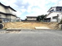 京都市伏見区・南区・東山区・下京区・右京区を中心とする不動産売買のセンチュリー21ハウスマーケット｜スタッフのオススメ物件や、オープンハウス・現地説明会など最新情報をお届け ●土地面積約63.1坪！お好きなハウスメーカー・工務店にて建築して頂けます
●日あたり良好
●前面道路幅 約5.4m